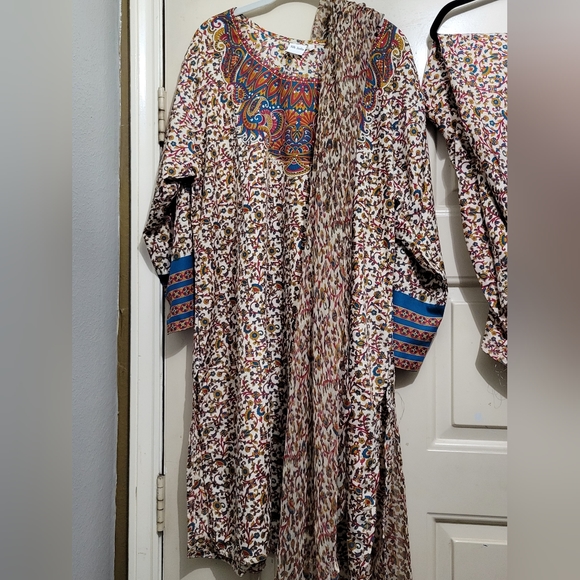 Kurti, Dhoti & Dupatta - Picture 5 of 11